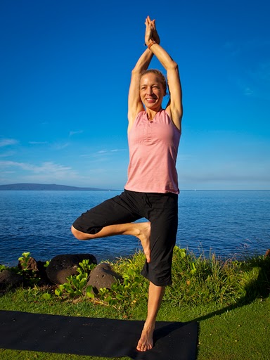 maui outdoor yoga teacher